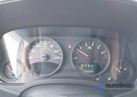 2013 Jeep Compass Latitude z USA, uszkodzony, nr VIN 1C4NJCEB5DD238052